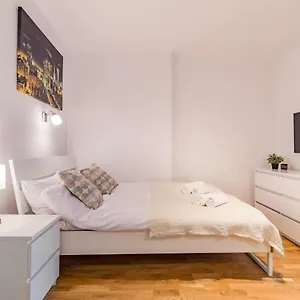 Apartament Rent Like - Złota 65, Warszawa